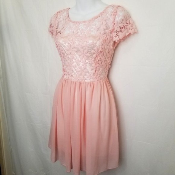 Dresses & Skirts - Crochet Lace Backless Cocktail Dress